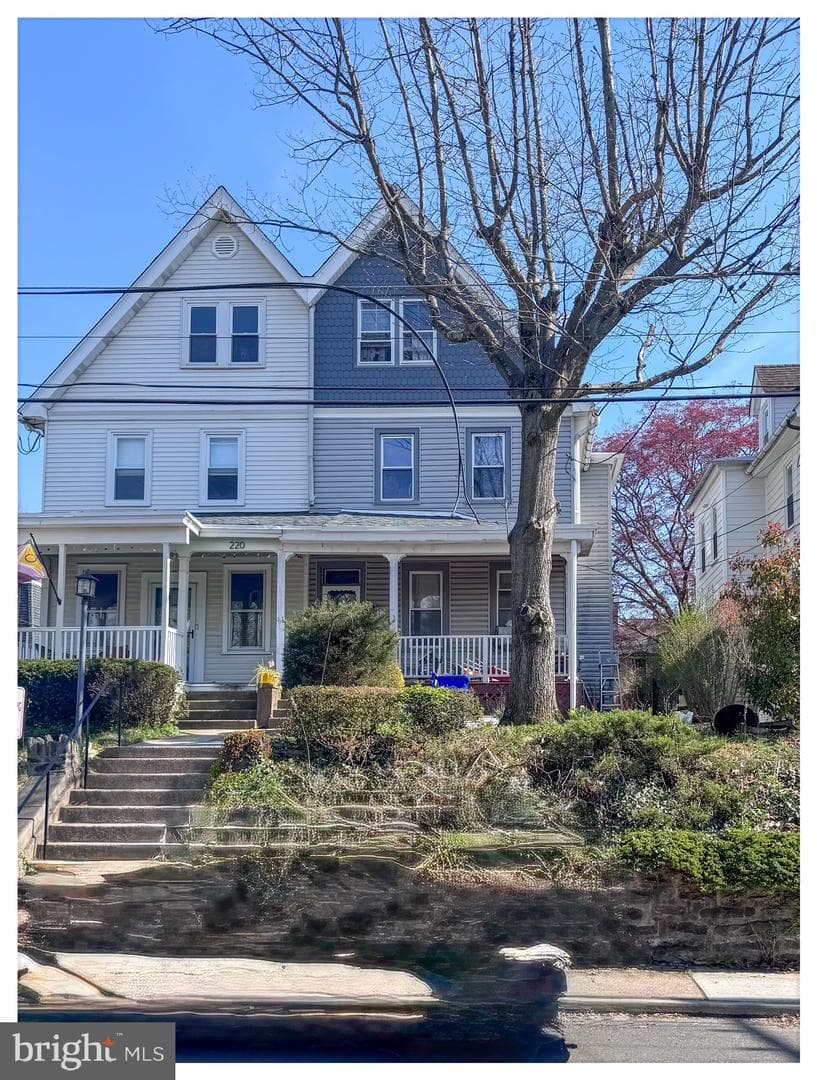 218 Hillside Avenue
