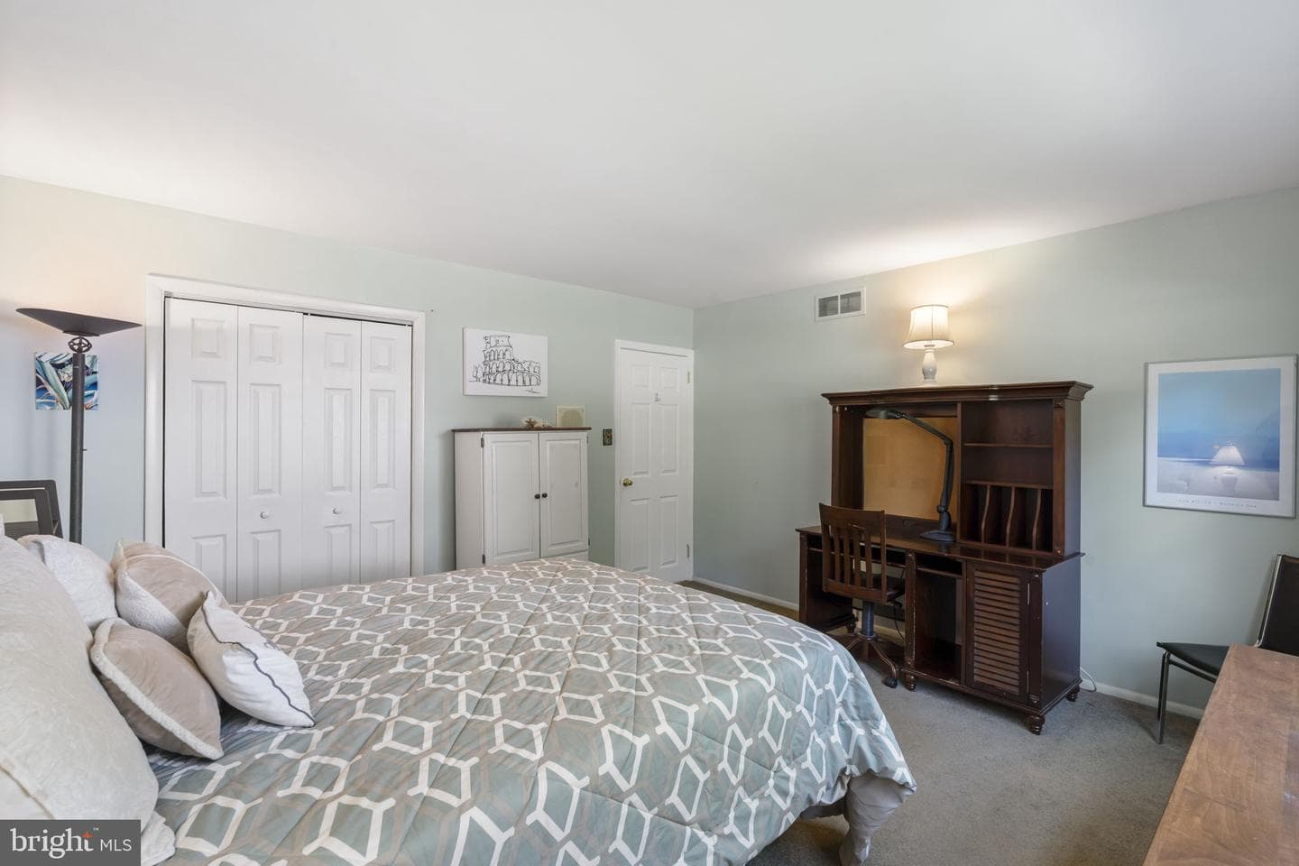 8807 Hawthorne Lane photo 34