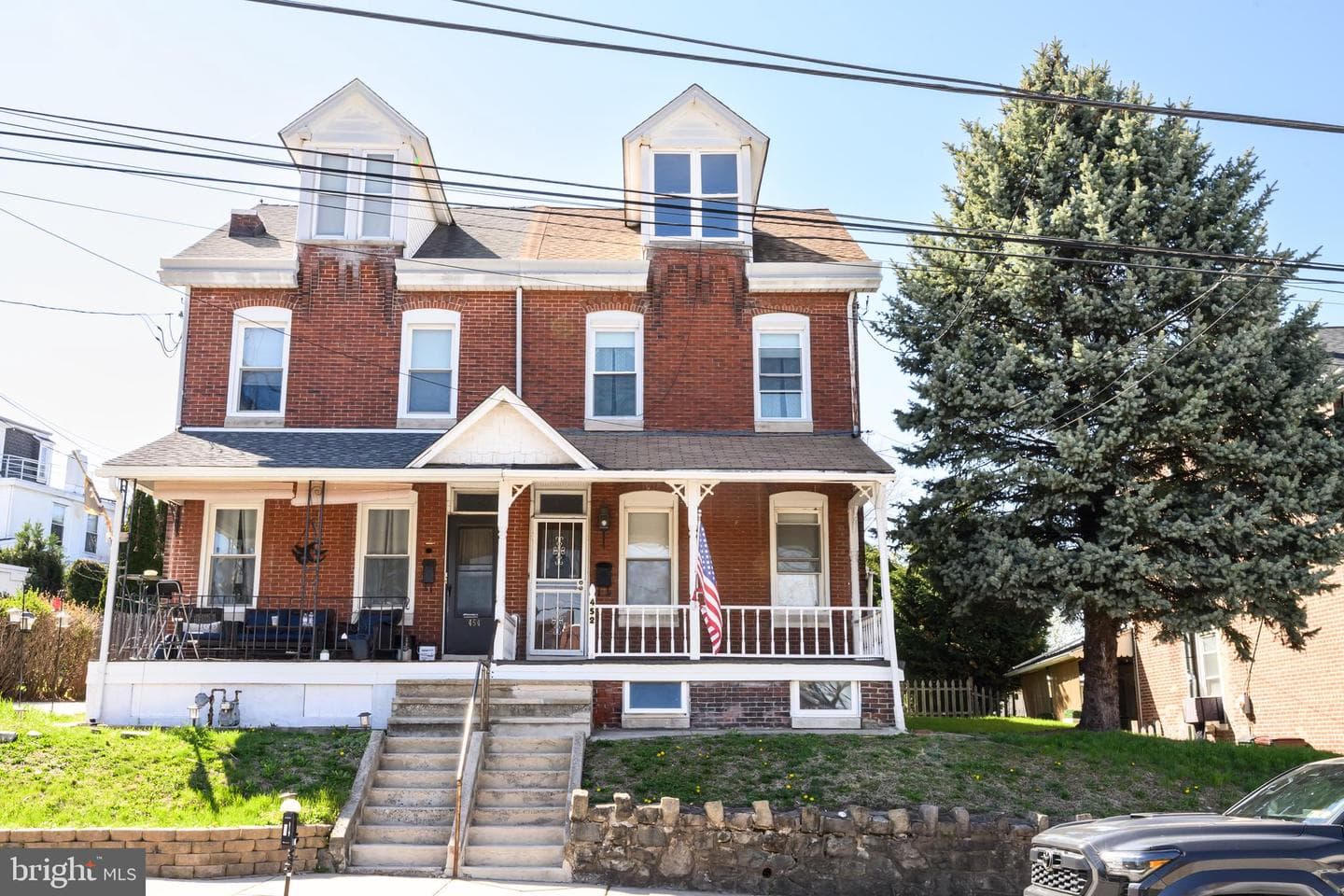 452 Depot Street photo 1