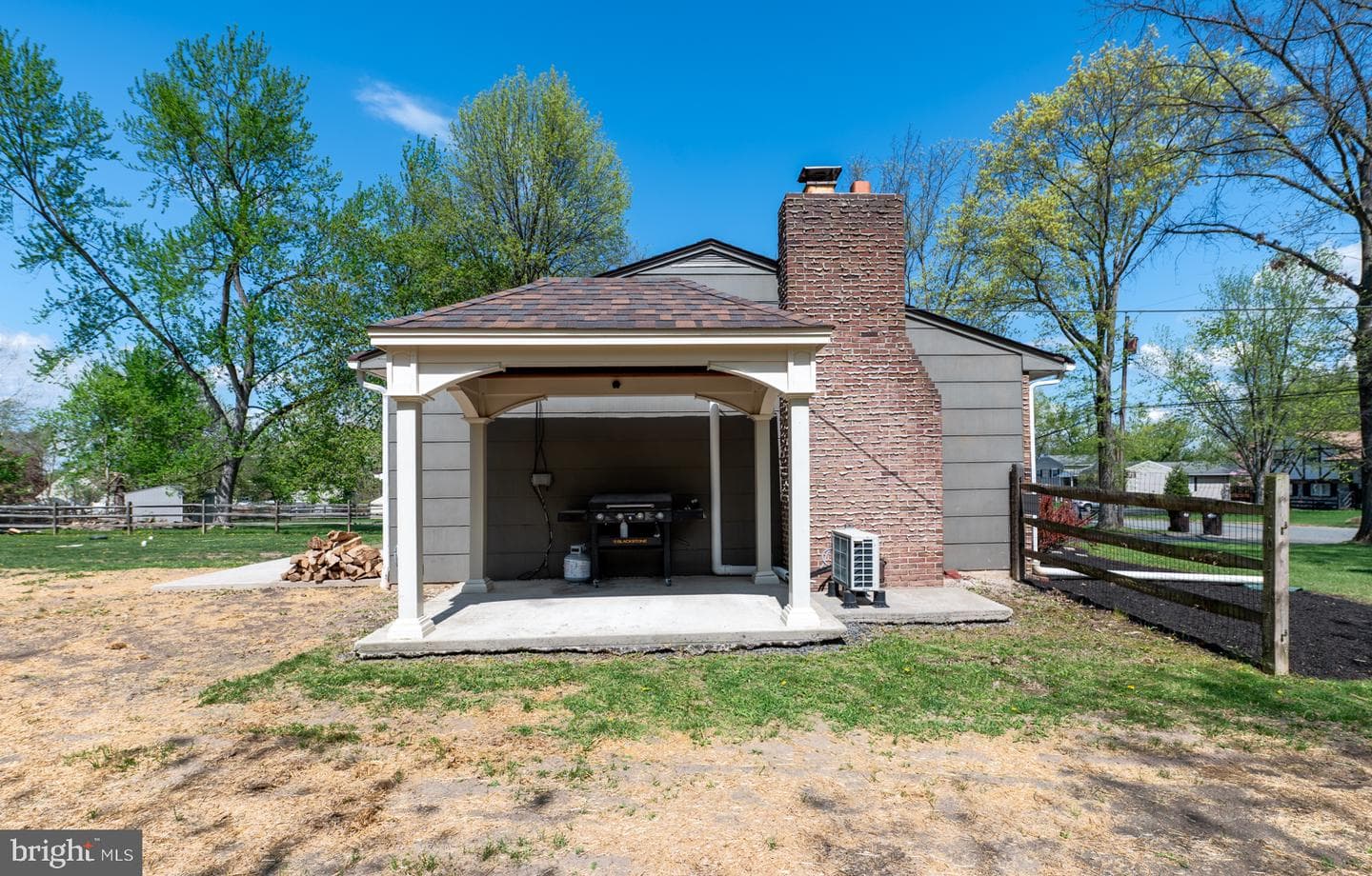 2247 Bruce Drive photo 16