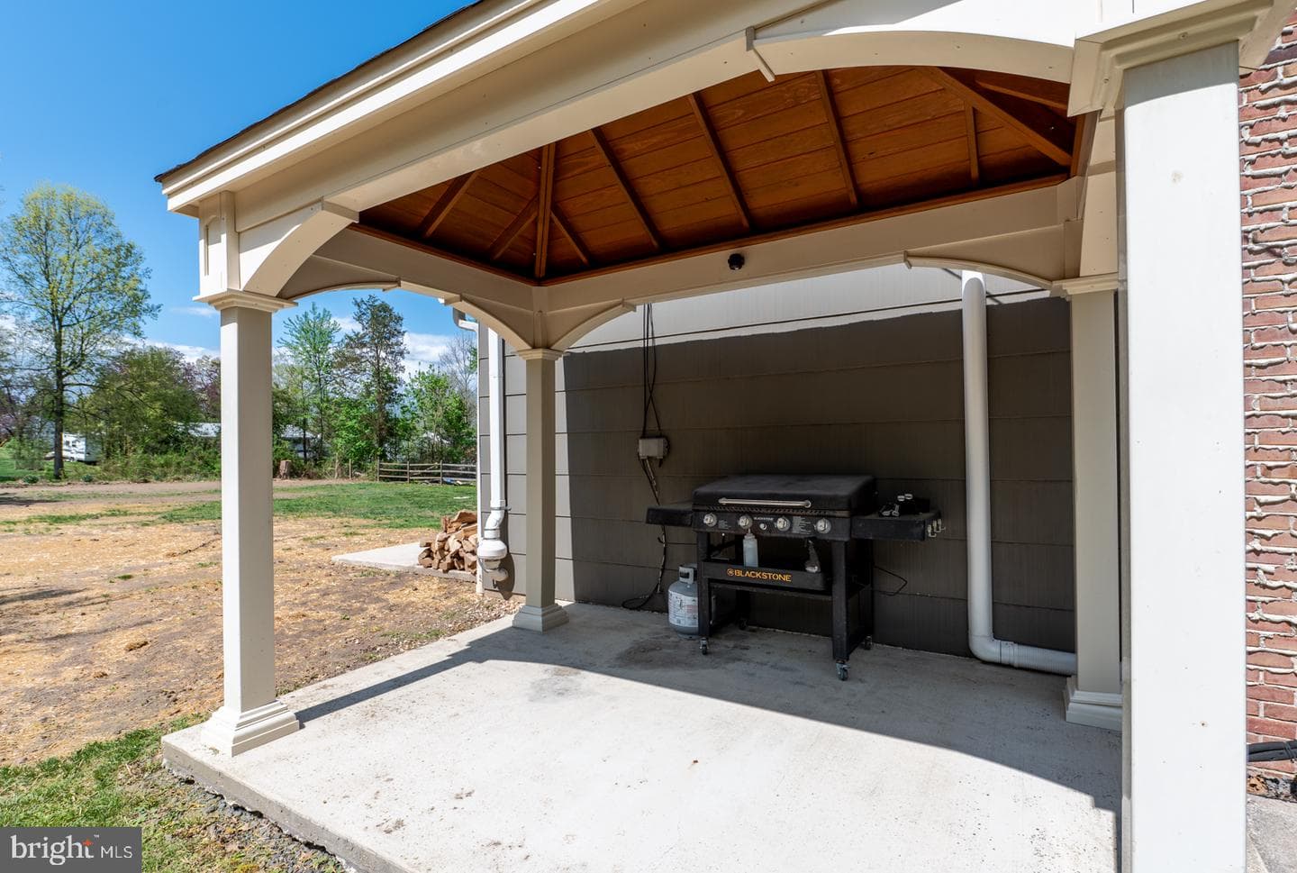 2247 Bruce Drive photo 17