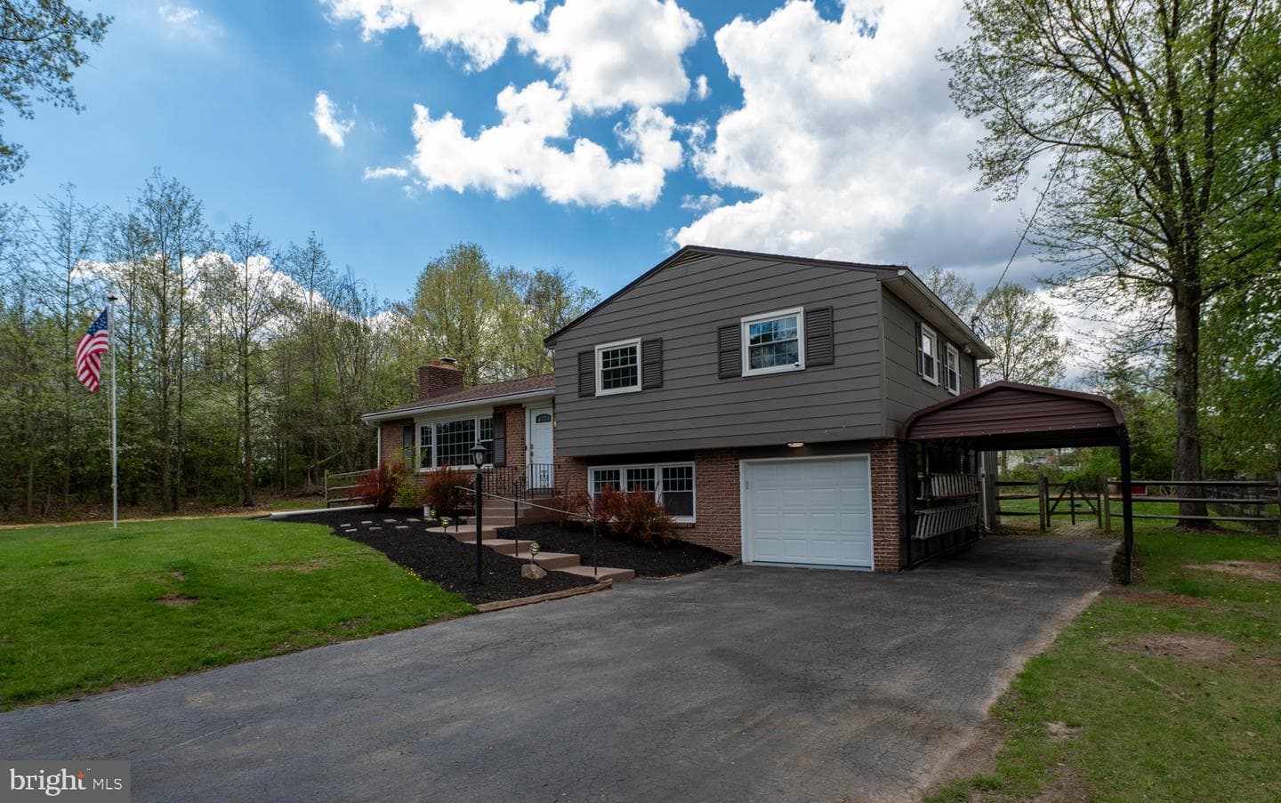 2247 Bruce Drive photo 4