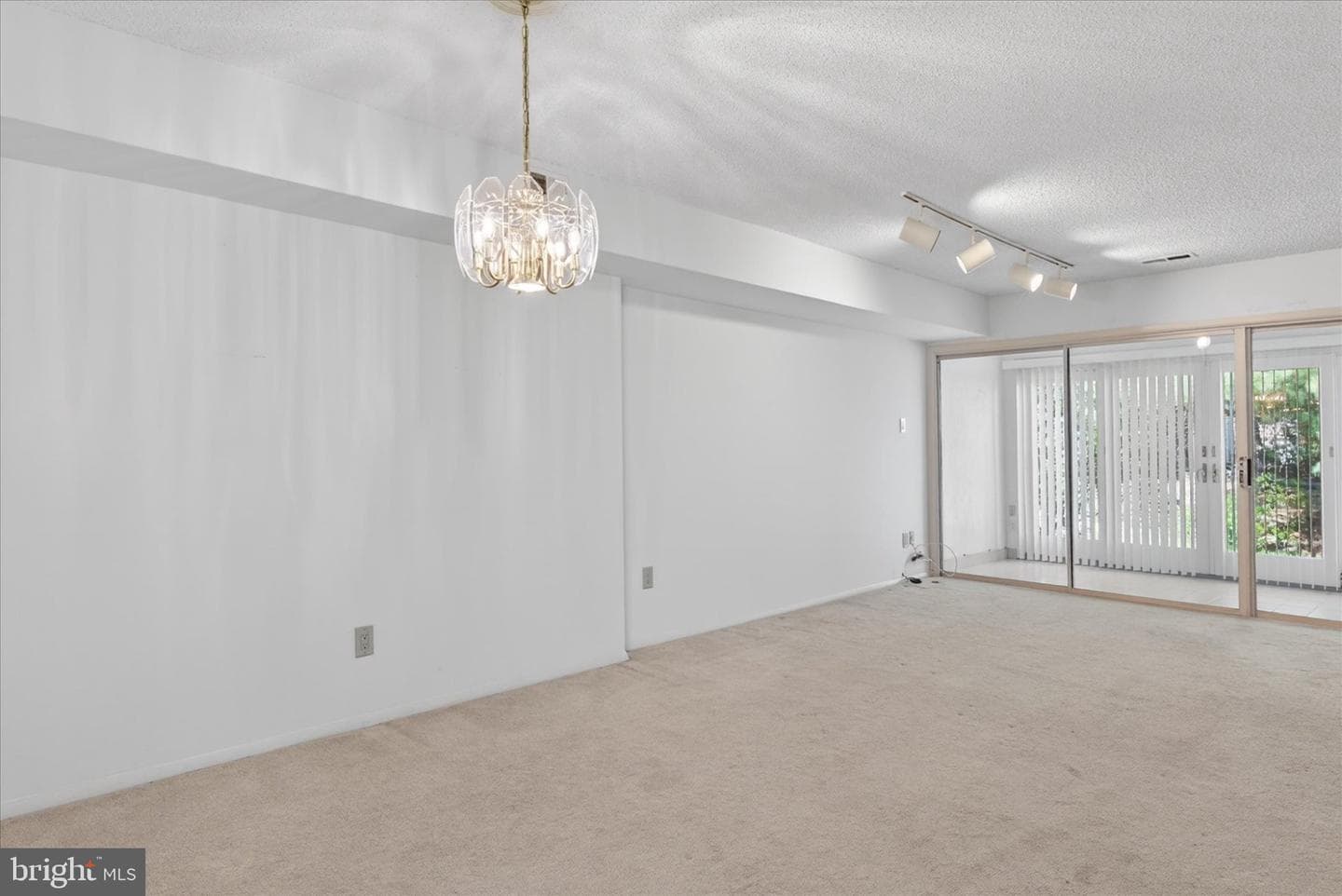 15 Twin Brooks Drive photo 8