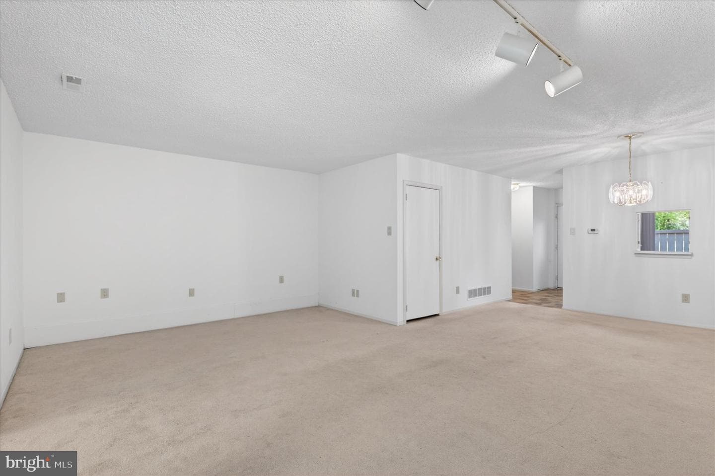 15 Twin Brooks Drive photo 9