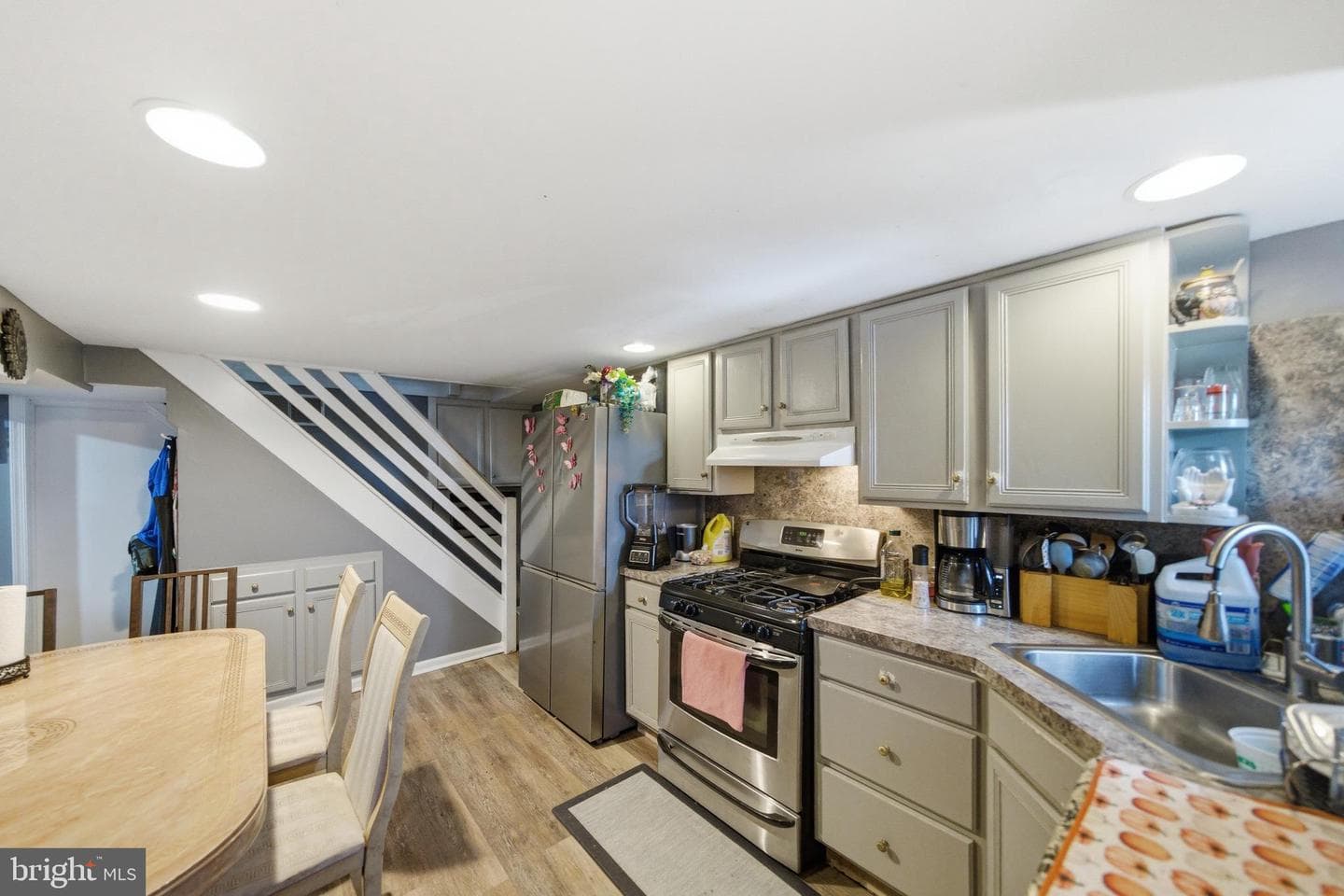 803 Thomas Street photo 6