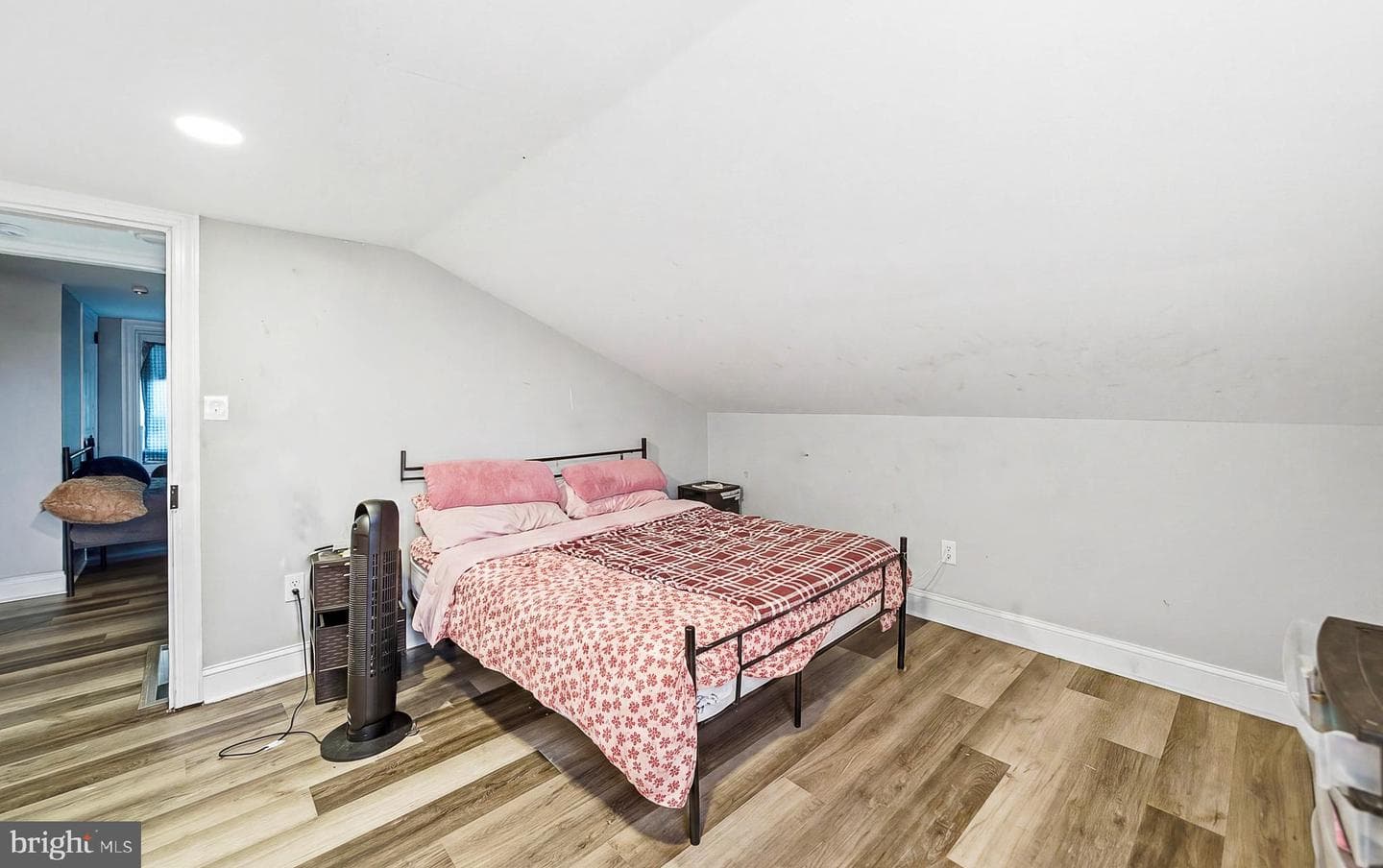 241 Chestnut Street photo 15