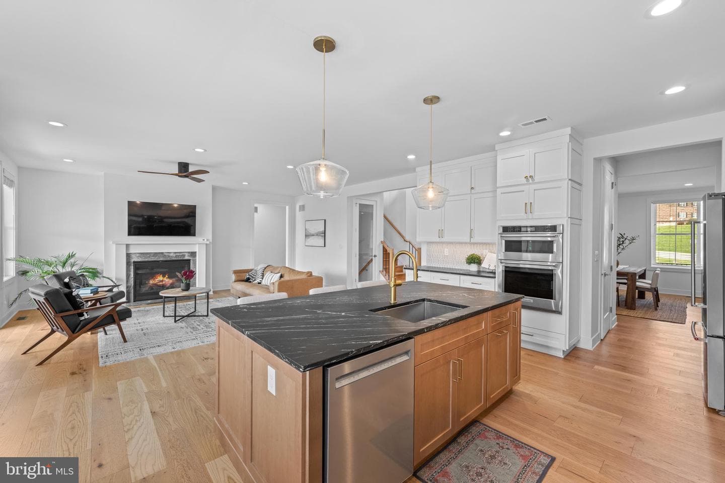 230 N Ridge Avenue photo 16