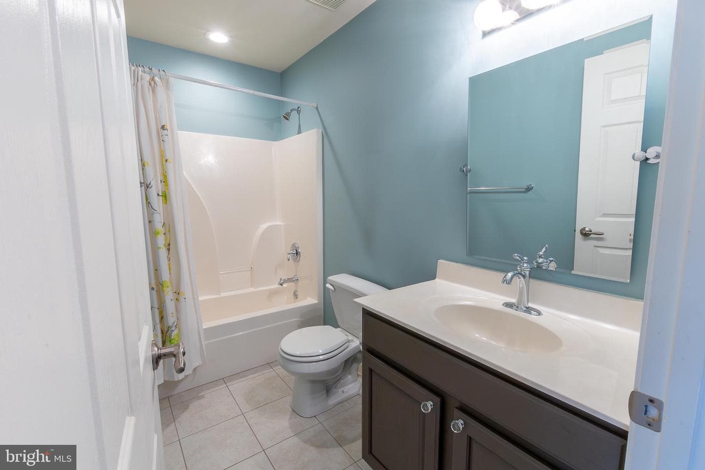 1025 Ford Street photo 20
