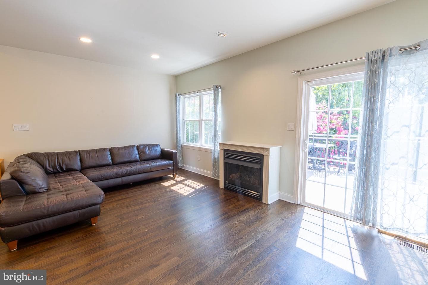 1025 Ford Street photo 6