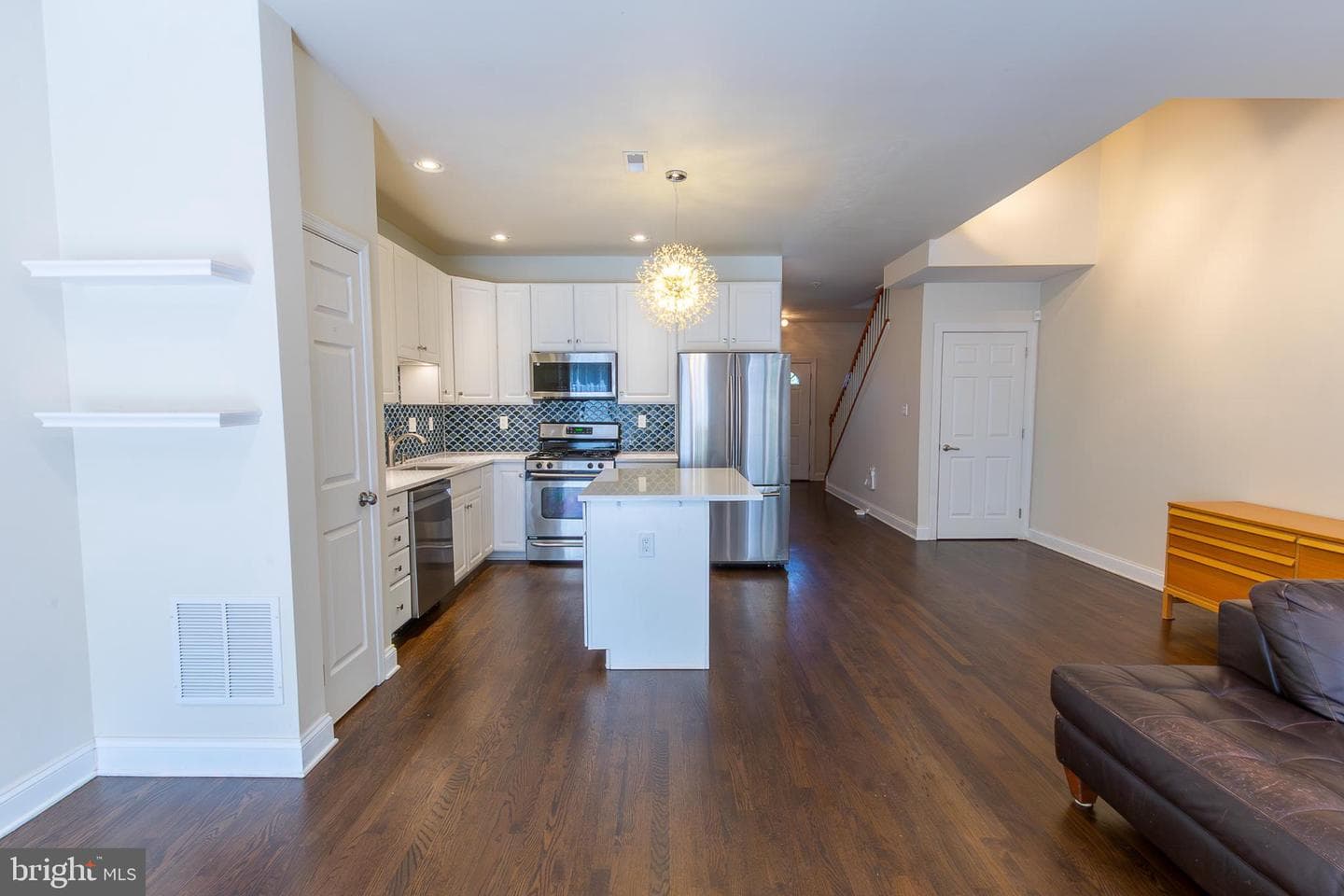 1025 Ford Street photo 7
