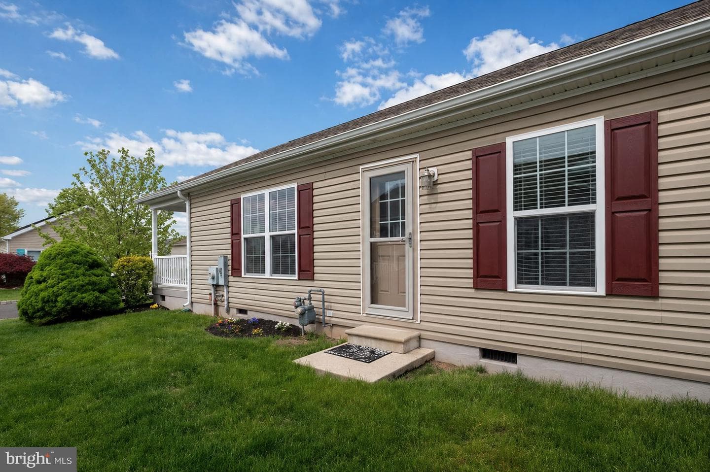 423 Honeysuckle Lane photo 43