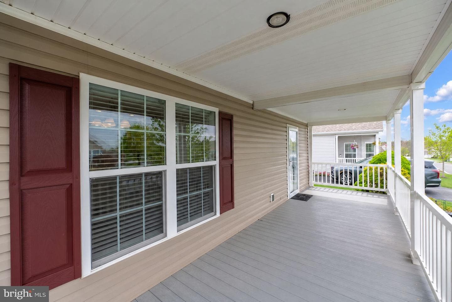 423 Honeysuckle Lane photo 6