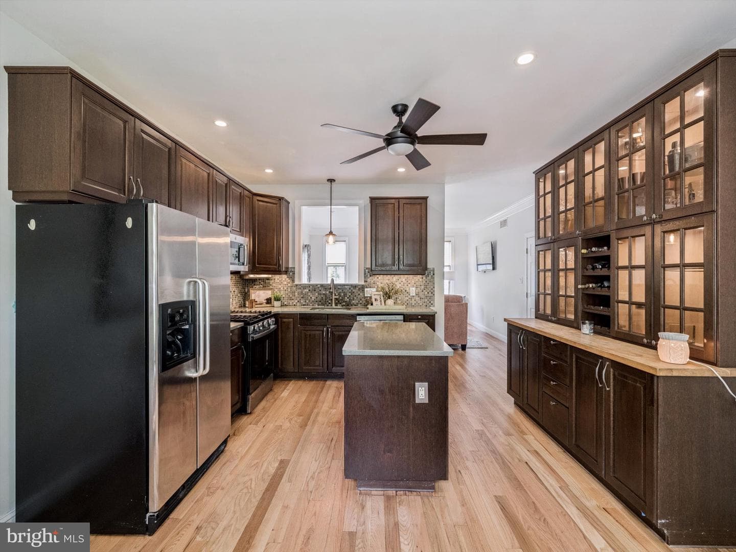 1001 Windsor photo 13