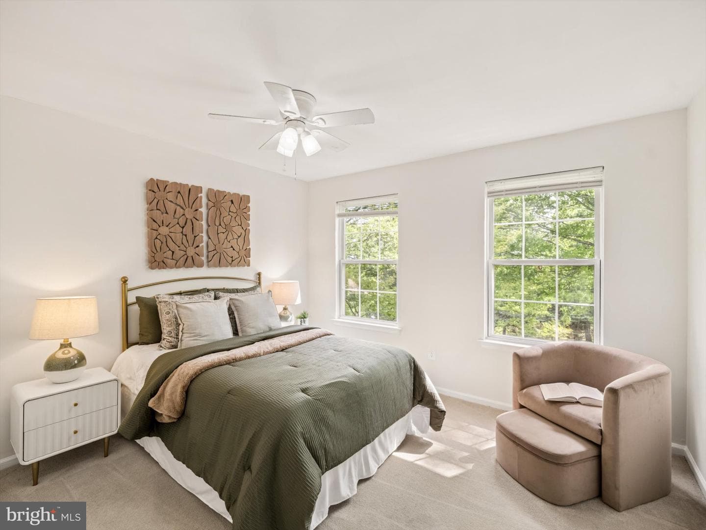 1001 Windsor photo 20