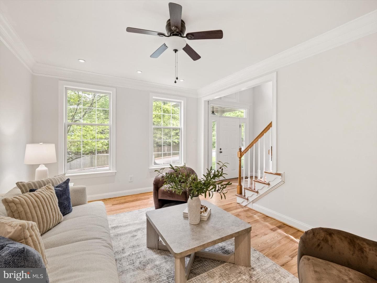 1001 Windsor photo 4