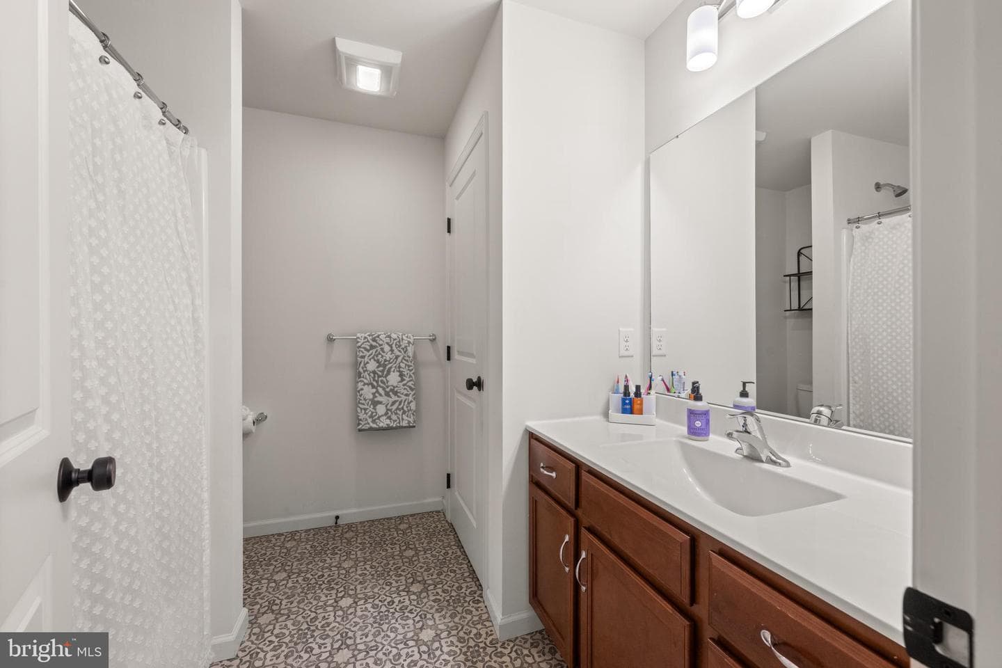 205 Hayward Street photo 24