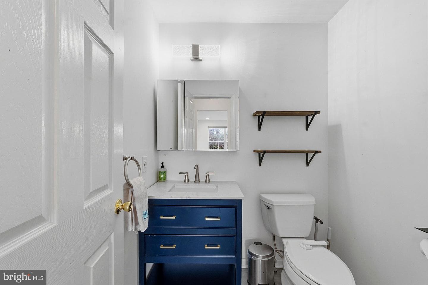 201 Shirley Lane photo 10