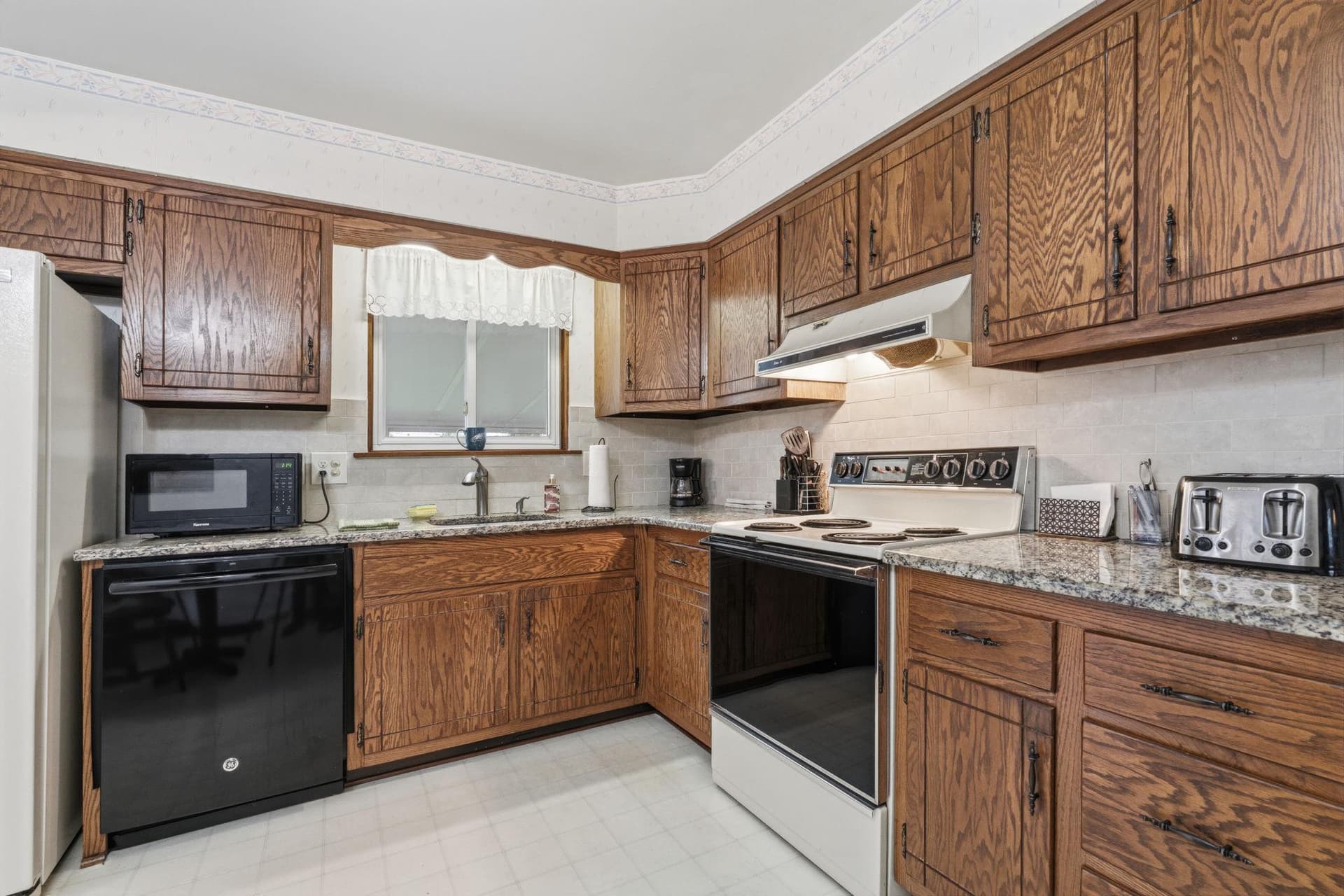 226 Silvestri Drive photo 15