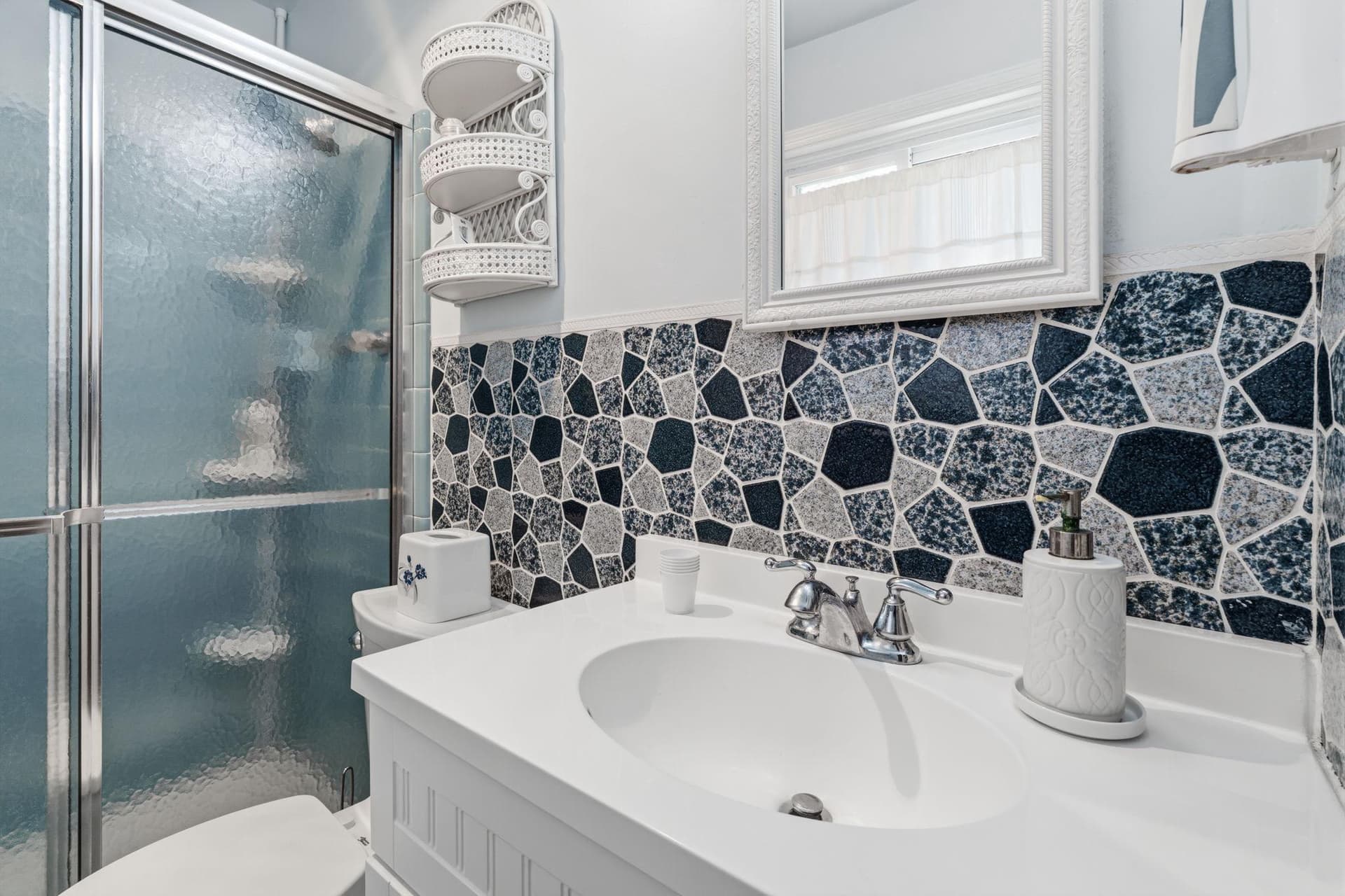 226 Silvestri Drive photo 23