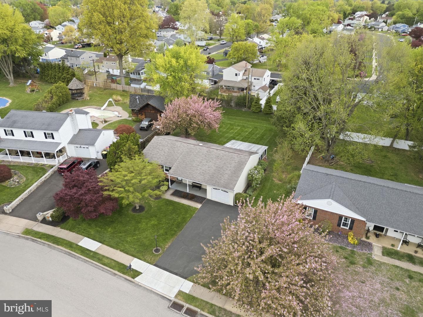 226 Silvestri Drive photo 36