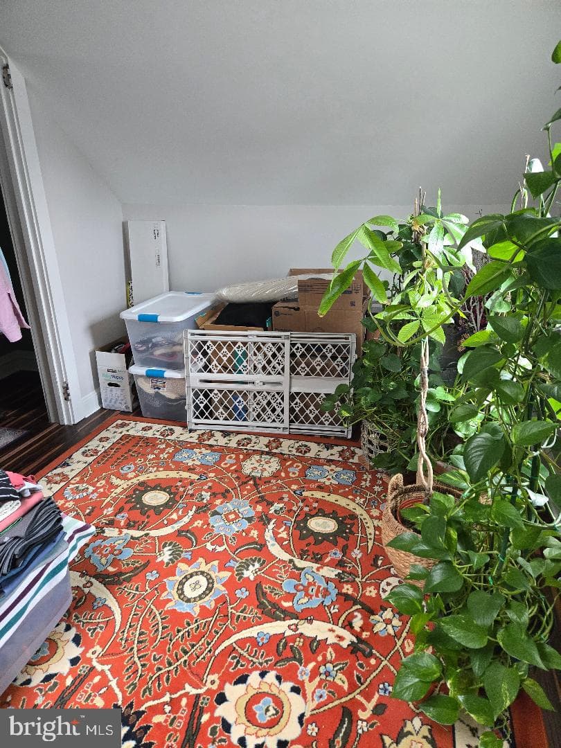 424 Woodlawn Avenue photo 9