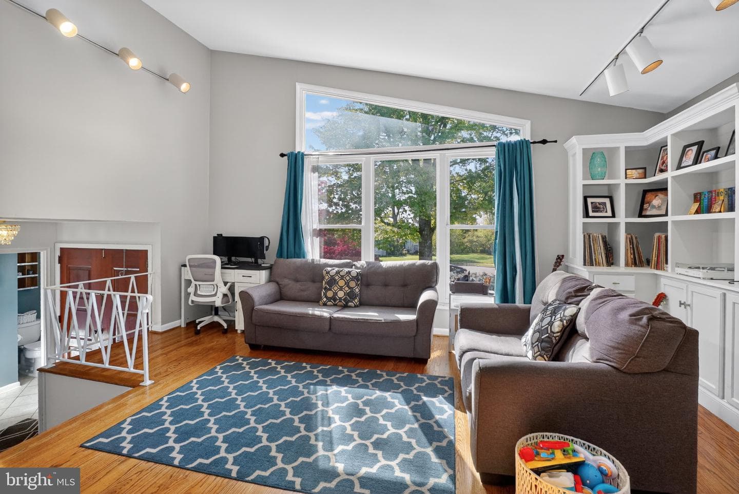 64 Red Rowan Lane photo 2