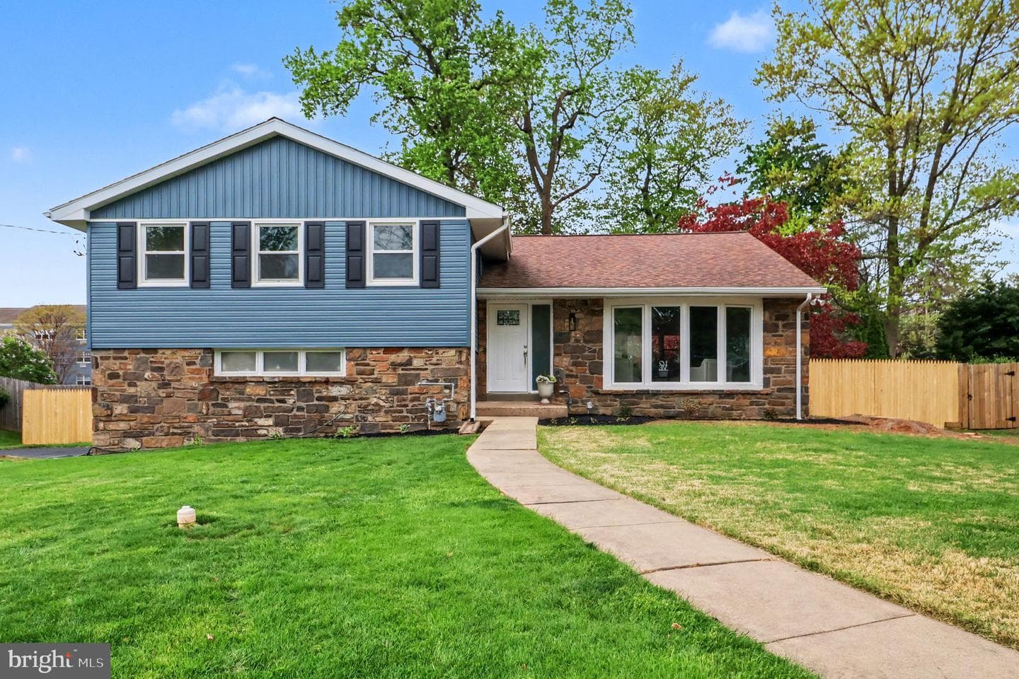 7804 Louise Lane