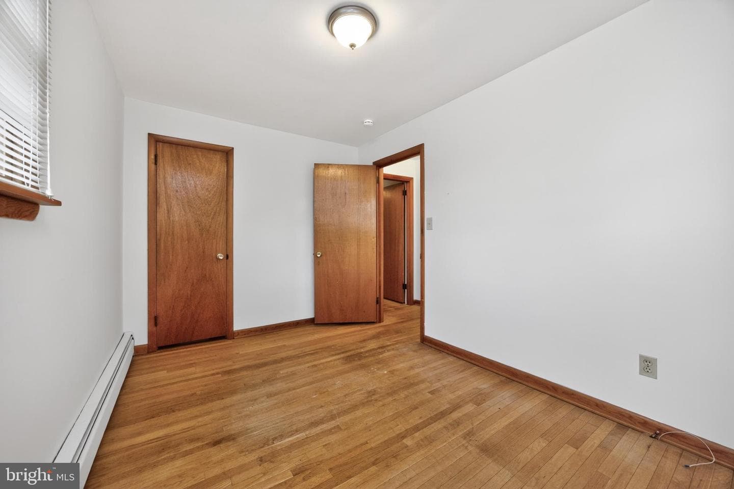 234 W Chestnut Street photo 16