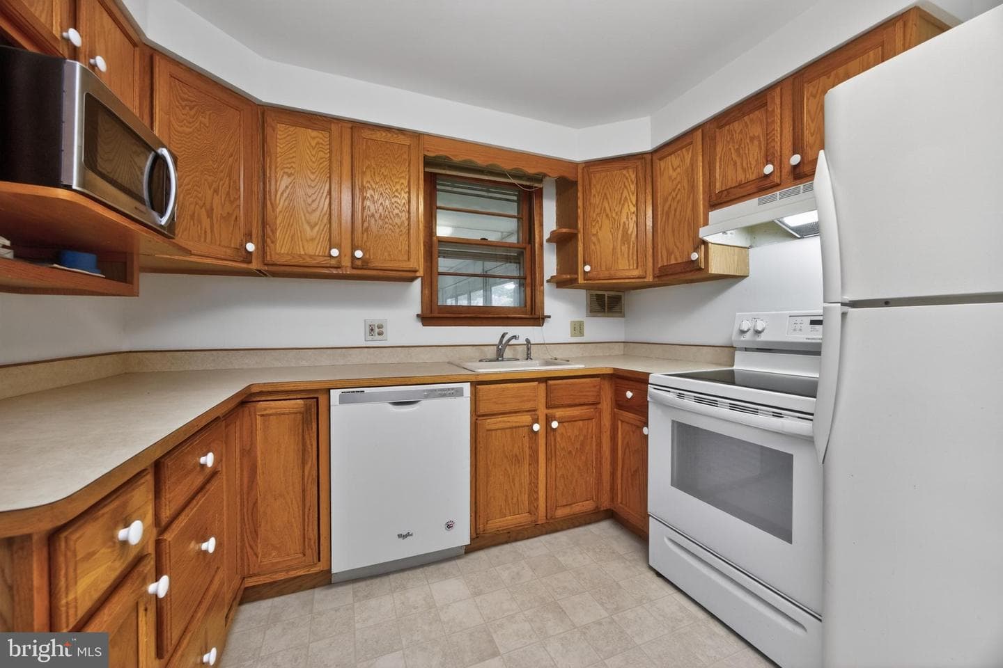 234 W Chestnut Street photo 2