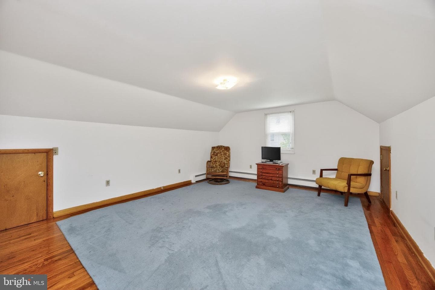 234 W Chestnut Street photo 22