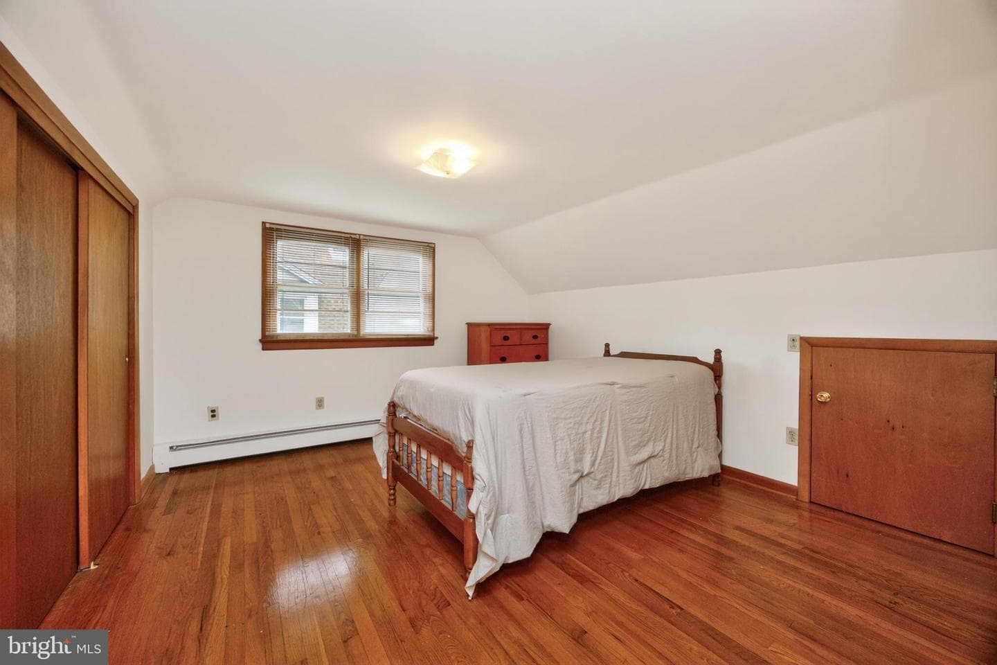 234 W Chestnut Street photo 26