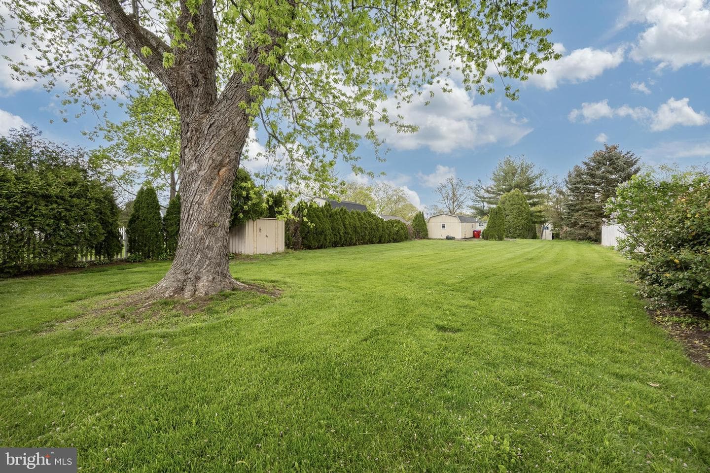 234 W Chestnut Street photo 38