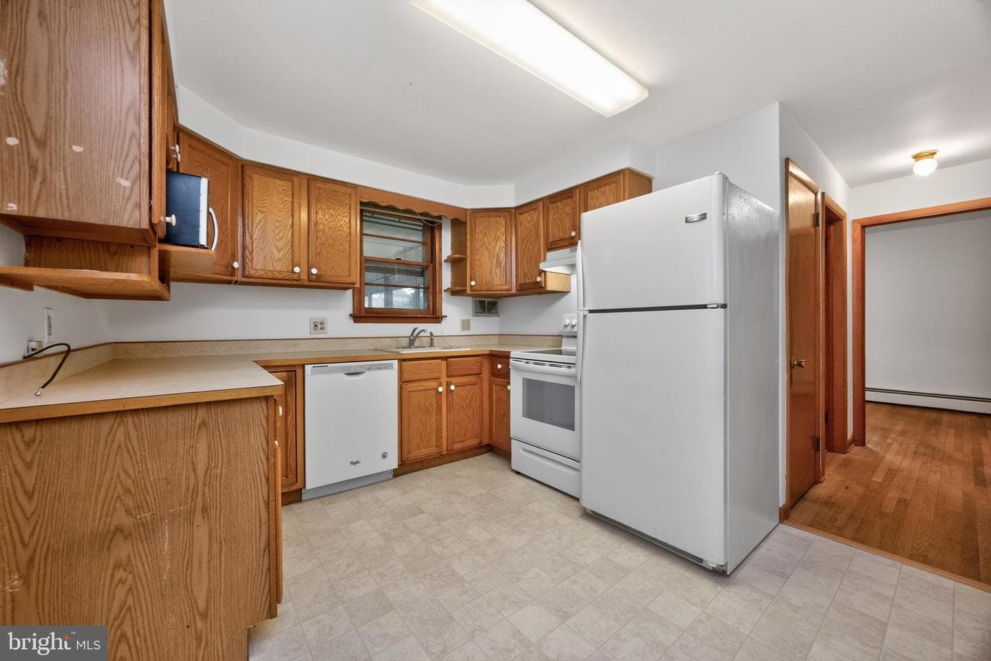 234 W Chestnut Street photo 4