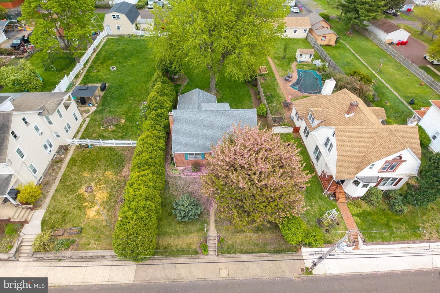 234 W Chestnut Street photo 51