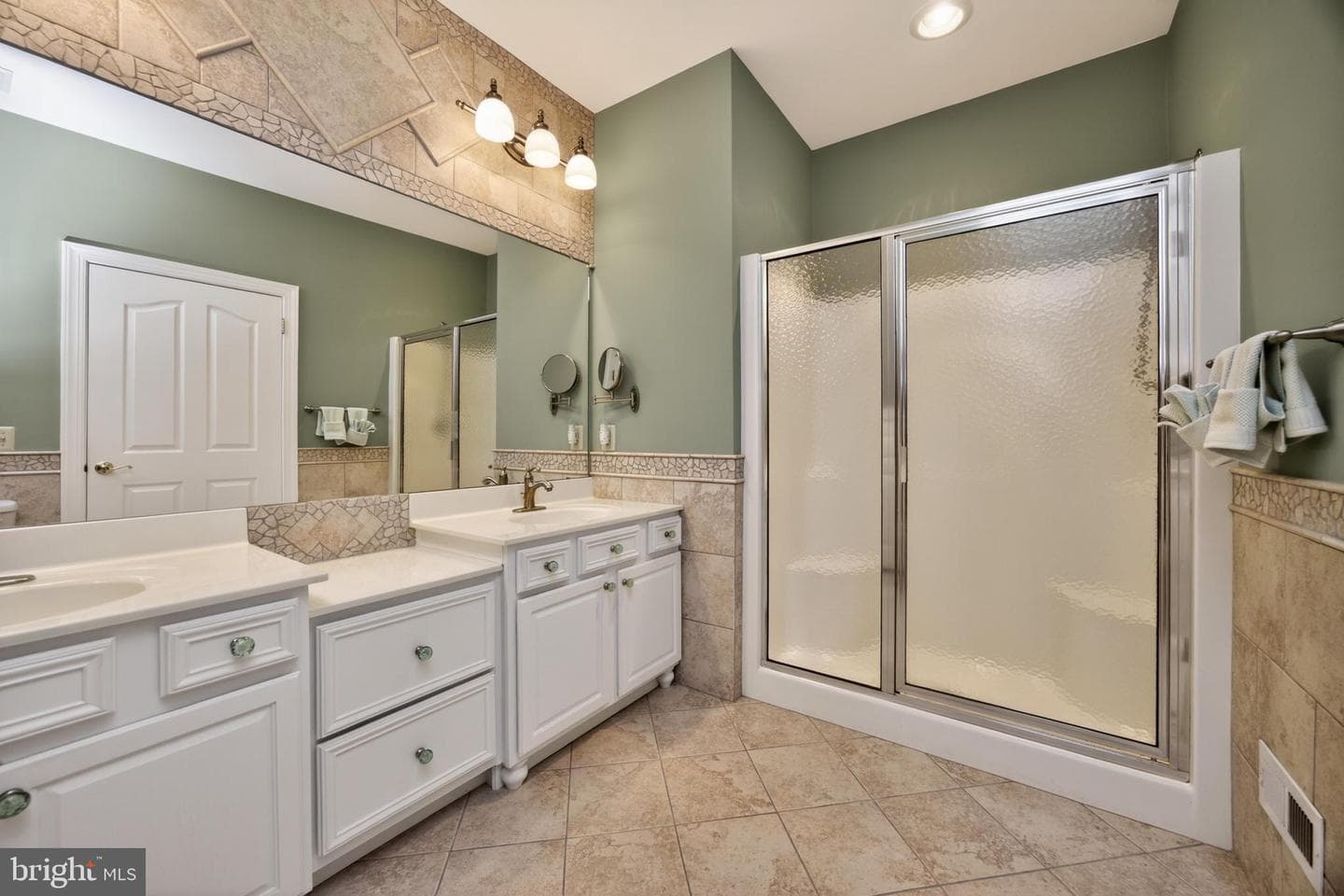 66 Newbury Way photo 21