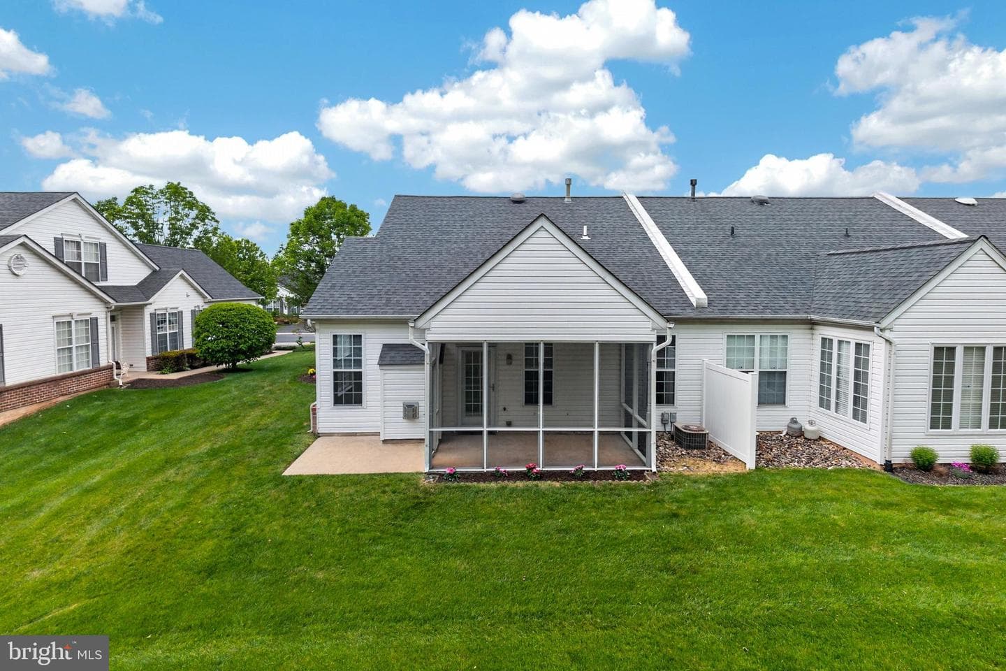 66 Newbury Way photo 34