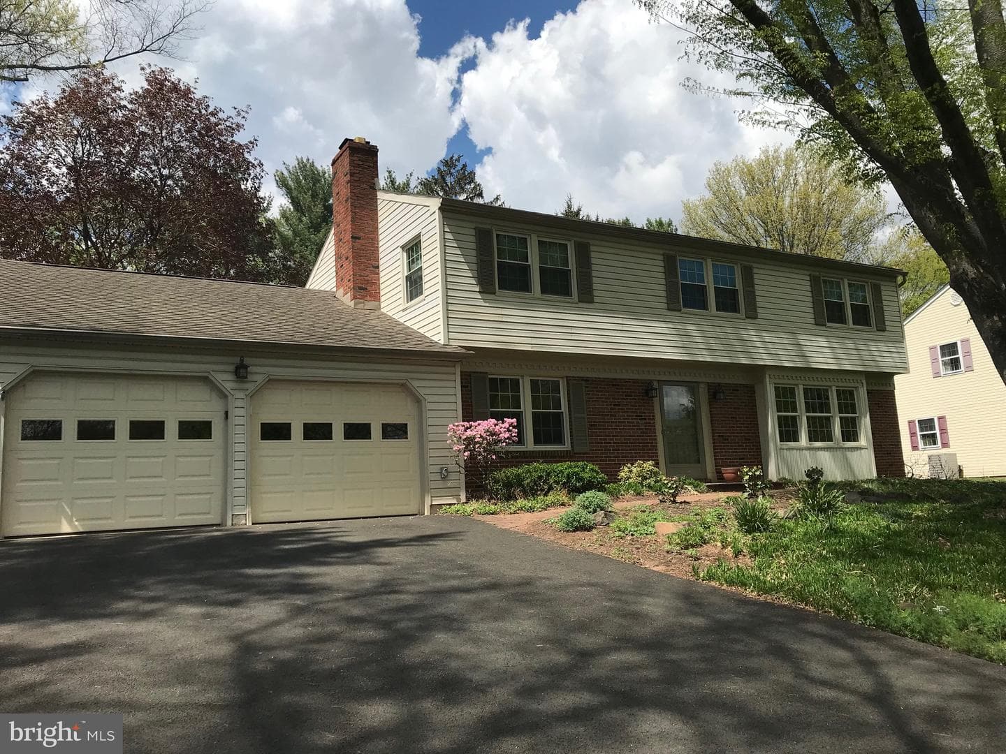 353 Colonial Avenue photo 1