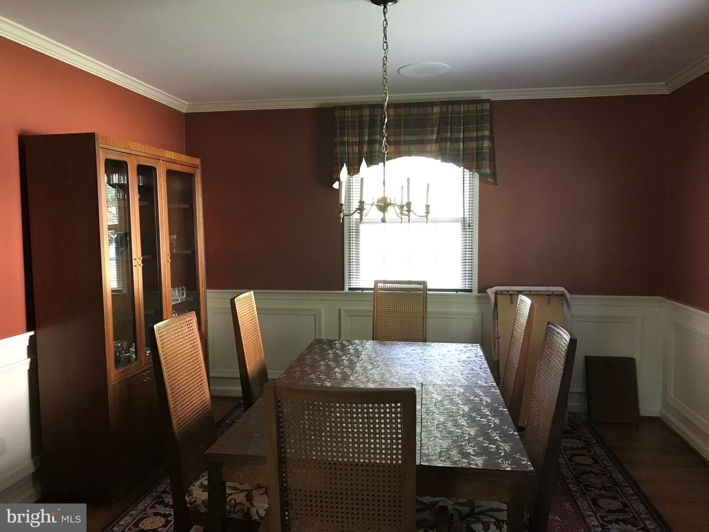 353 Colonial Avenue photo 29