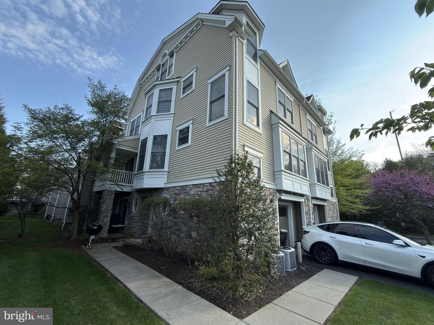 211 Holland Avenue, Ardmore