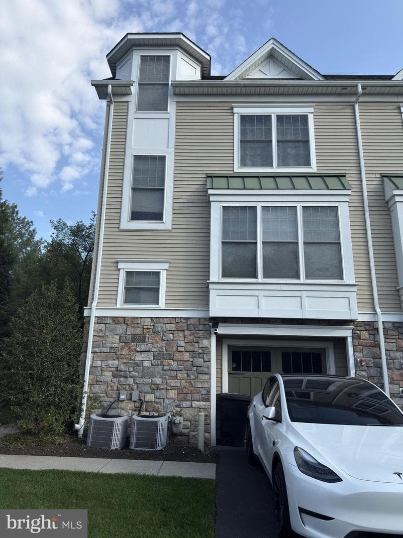 211 Holland Avenue, Ardmore