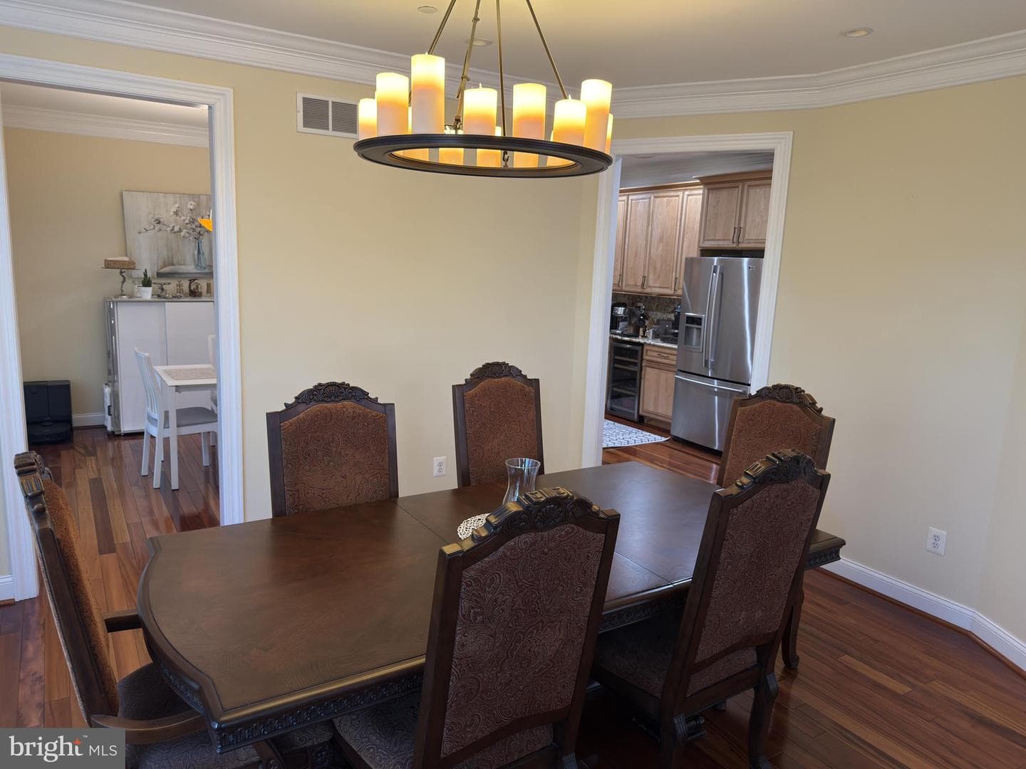 211 Holland Avenue photo 8