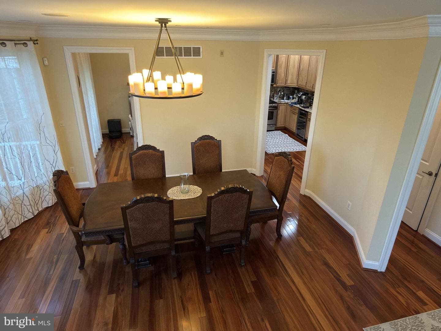 211 Holland Avenue photo 9