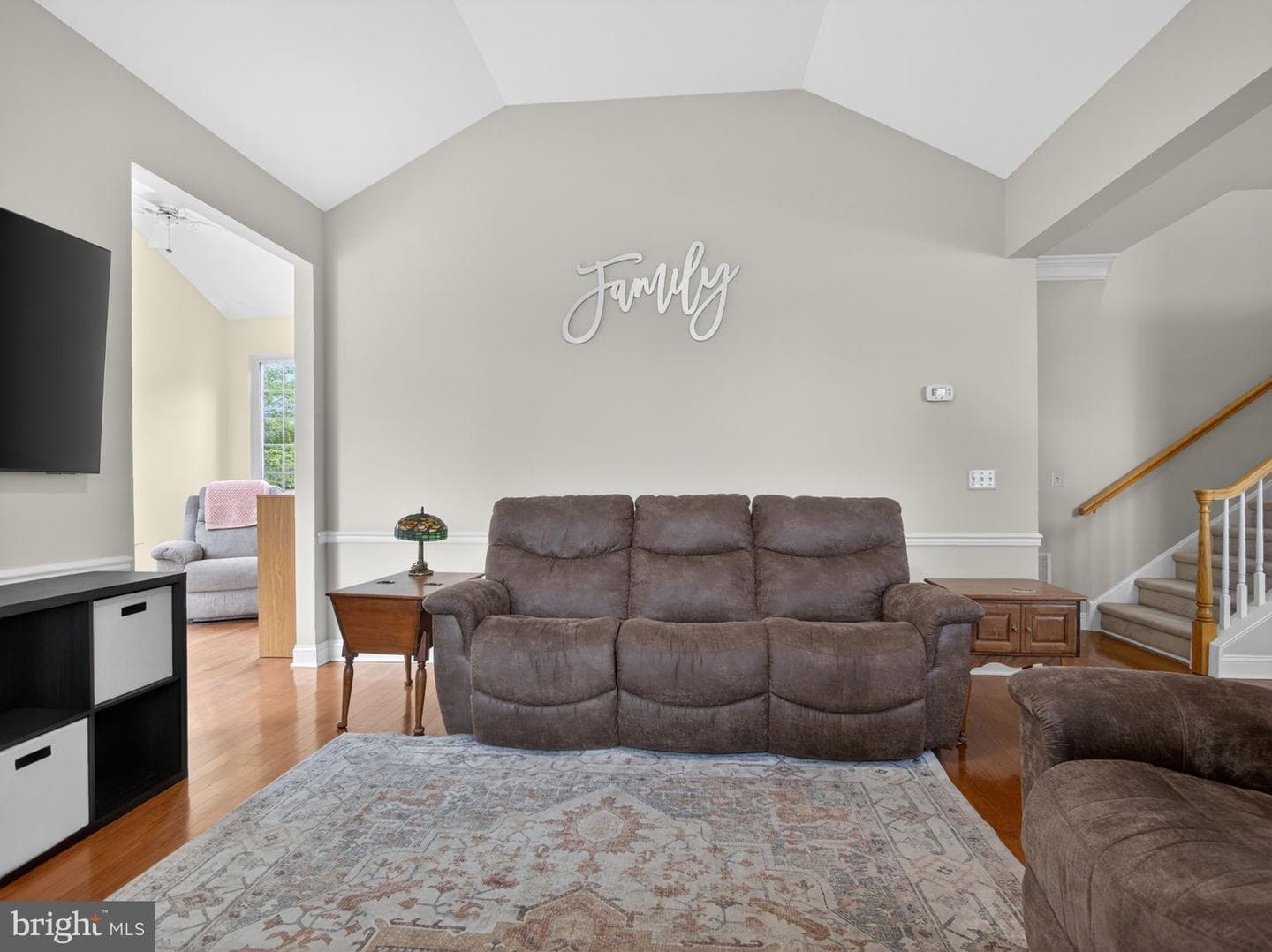 90 Newbury Way photo 16