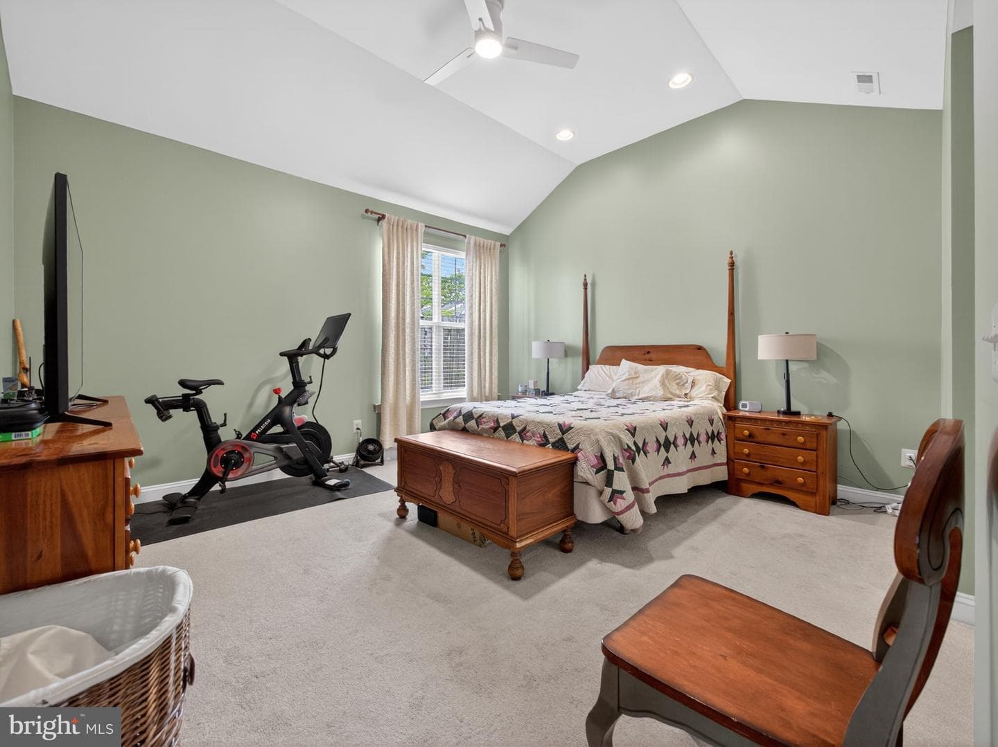 90 Newbury Way photo 30