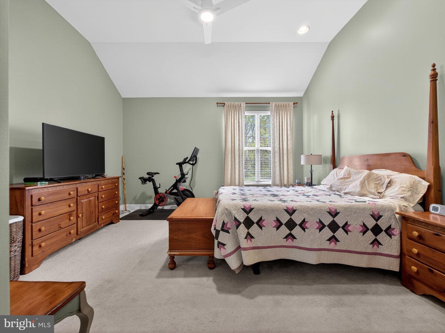 90 Newbury Way photo 32