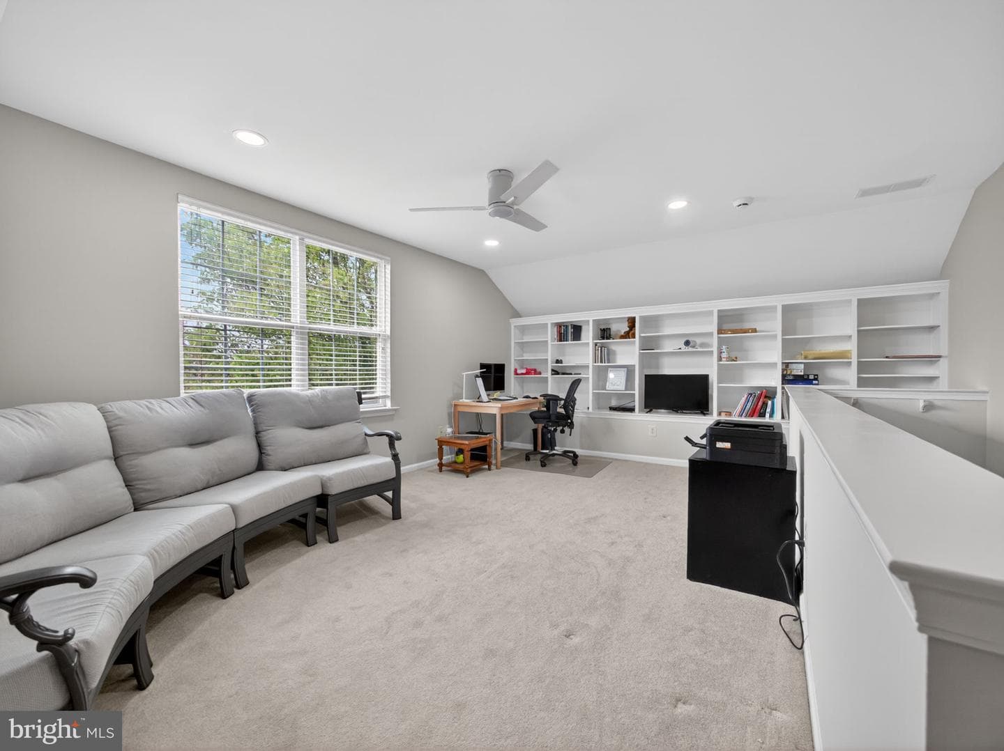 90 Newbury Way photo 38