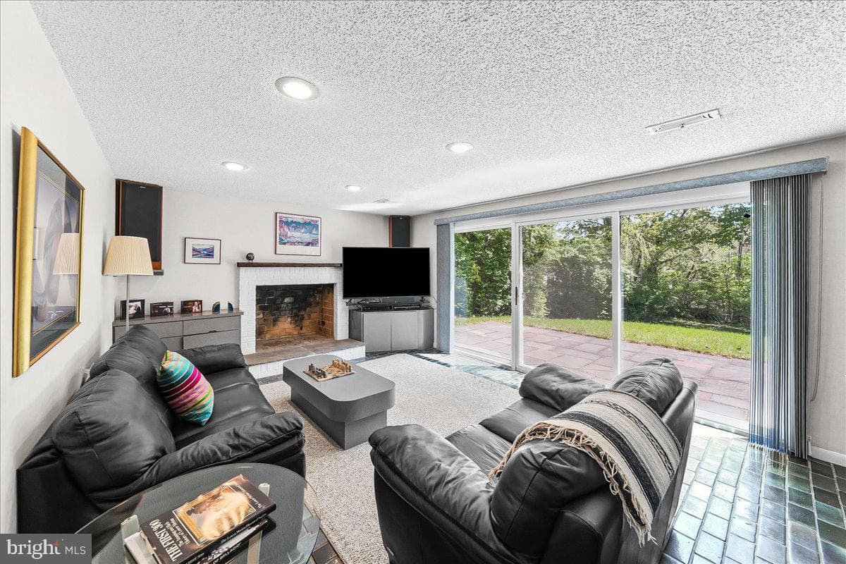 275 Barwynne Road photo 18