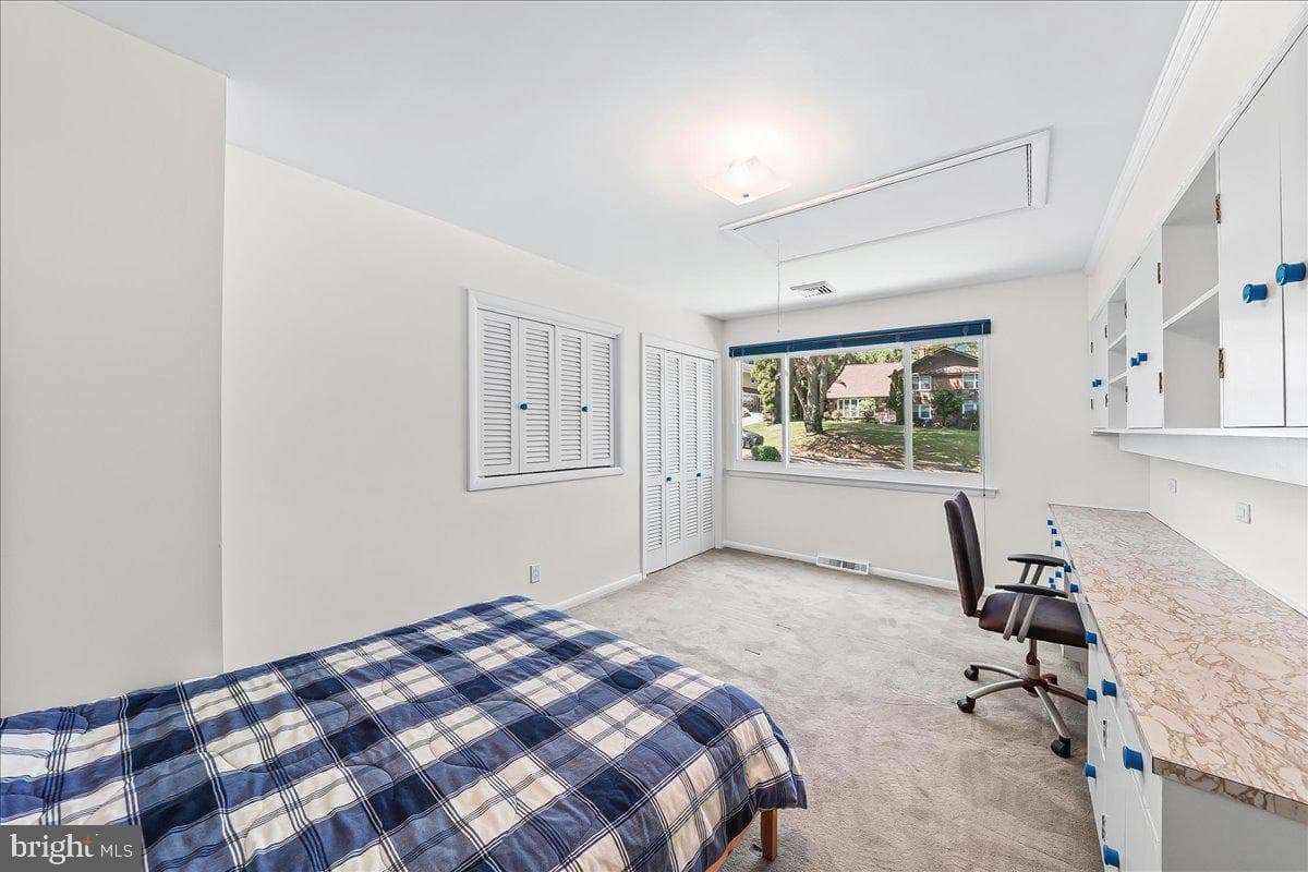 275 Barwynne Road photo 28