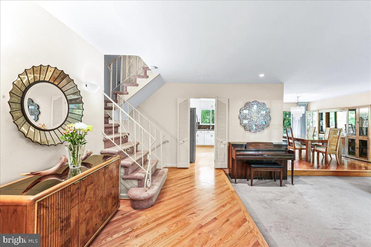 275 Barwynne Road photo 4