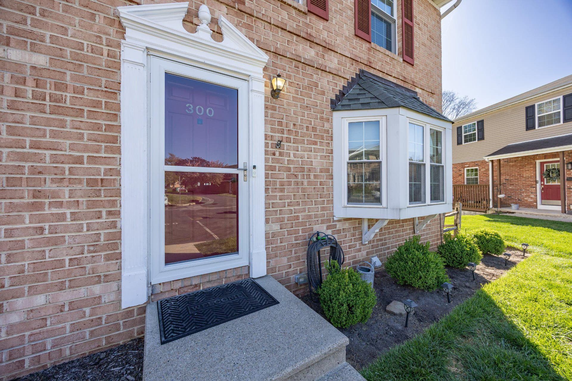 300 Lexington Rd photo 4